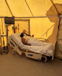 Recibe Hospital Móvil de Torreón a su primer paciente