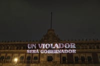 Feministas protestan en Palacio Nacional contra candidatura Félix Salgado