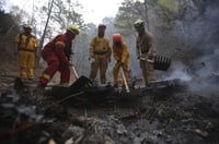 Rportan 55 incendios activos en México