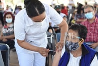 Vacunados, 42.1 por ciento de adultos mayores en Coahuila
