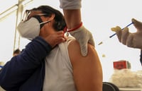 Docentes de México serán vacunados con CanSino