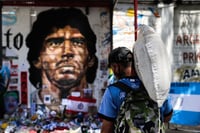 Fiscalía argentina agrava cargos contra imputados por muerte de Maradona