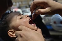 Pandemia afecta vacunación en 40 % de niños en México