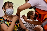 Aún no hay fechas para vacunar a mayores de 40 años en Torreón