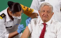 Recibe López Obrador segunda dosis contra el COVID-19