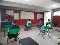 México suspende el regreso a las aulas en la capital por repunte de COVID-19