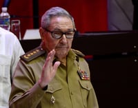 El expresidente Raúl Castro participa en reunión tras protestas en Cuba