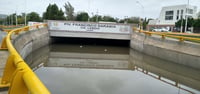 El Paso Inferior Vehicular Francisco Sarabia en Lerdo vuelve a inundarse tras precipitaciones