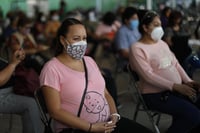 La Secretaría de Salud en México pide a mujeres embarazadas aplicarse la vacuna antiCOVID