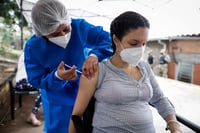 Suman 640 contagios de COVID-19 entre embarazadas en Coahuila