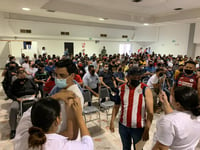 Trabajadores presentan muy buena respuesta a vacunación antiCOVID en la Canaco Torreón