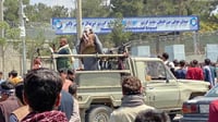 Talibanes recuperan el control de Kabul; presidente se va de Afganistán