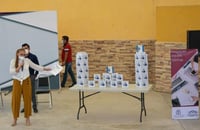 Instituto Municipal de la Juventud en Gómez Palacio entrega terminales de cobro a emprendedores