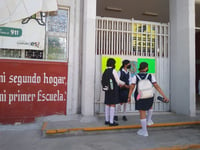 Alumnas de La Laguna se dicen emocionadas por volver a clases