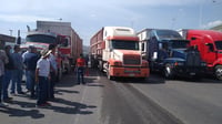 Transportistas protestan en Lerdo; acusan golpiza a chofer y corrupción en Tránsito y la Policía