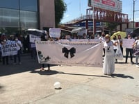 Educadoras y colectivos feministas se unen a exigencia de justicia para maestra asesinada en Gómez Palacio
