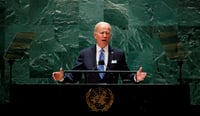 El presidente Joe Biden anuncia que Estados Unidos doblará su ayuda internacional contra el cambio climático