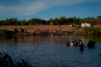 Gobierno de EUA confirma que ya no quedan migrantes en campamento de puente fronterizo Acuña-Del Río