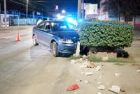 Conductora ebria agrede a Peritos tras chocar en Torreón