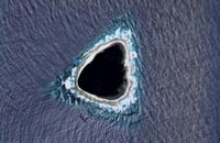 Descubren un 'agujero negro' en medio del océano a través de Google Maps
