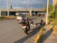 Joven mujer atropellada por ciclista en Torreón al bajar del camión