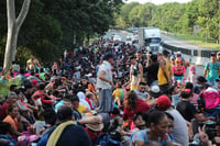 La caravana migrante avanza lentamente por Chiapas