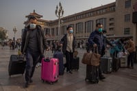China confina tercera ciudad por rebrotes del coronavirus