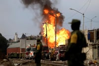 Suman 17 heridos tras explosión de toma clandestina en Puebla