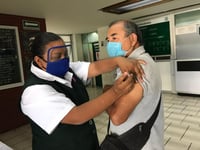 Inicia aplicación de vacunas contra la influenza en Coahuila