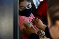 Casi 2 mil menores recibieron primera dosis antiCOVID en La Laguna de Coahuila