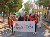 Marchan en Lerdo por el Día de la Eliminación de la Violencia contra la Mujer
