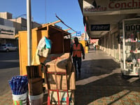 Instalan puestos al exterior del Mercado Juárez de Torreón