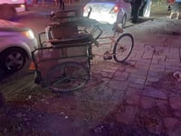Moto embiste a hombre en triciclo en Gómez Palacio