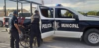 Camioneta provoca choque en el bulevar Independencia de Torreón