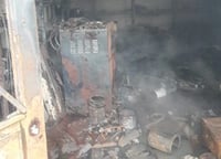 Bodega de taller mecánico se incendia en Lerdo