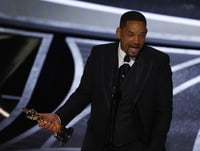 Will Smith renuncia a la Academia tras bofetada en los Oscar a Chris Rock
