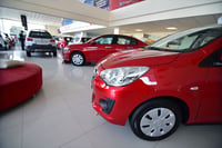 Venta de vehículos nuevos cae 1.2% en marzo 