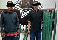 Dos detenidos por desmantelar plaza en Torreón; pretendían robar piso y bancas