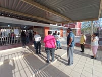Casillas de Torreón abren hasta con 40 minutos de retraso para consulta sobre Revocación