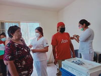 Aplican dosis contra COVID-19 en áreas rurales de San Pedro y Madero