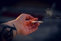 EUA busca prohibir cigarros mentolados y saborizados