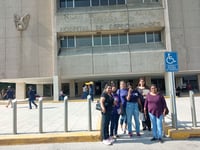 Familias de niños con lupus protestan por falta de reumatólogo pediátrico en la UMAE 71 de Torreón