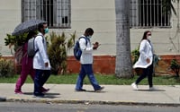 Médicos de Cuba o donde sea pero que la gente sea atendida: López Obrador
