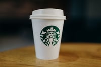 Starbucks se retira del mercado ruso