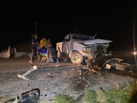 Choque frontal entre auto y camioneta deja seis heridos sobre la carretera libre Matamoros - Saltillo