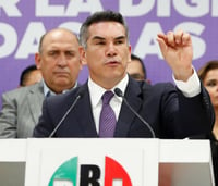 Alejandro Moreno, dirigente nacional del PRI, denuncia persecución en su contra