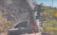 Cerrada autopista Durango-Mazatlán por pipa incendiada