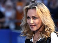 Imagen Madonna no está lista para retomar su gira; no puede 'ni siquiera levantarse de la cama'