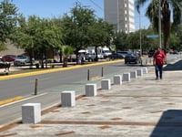 Promueven iniciativa para que se suspenda colocación de bolardos en Torreón