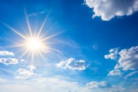¿Por qué cuidarse de los rayos UV?